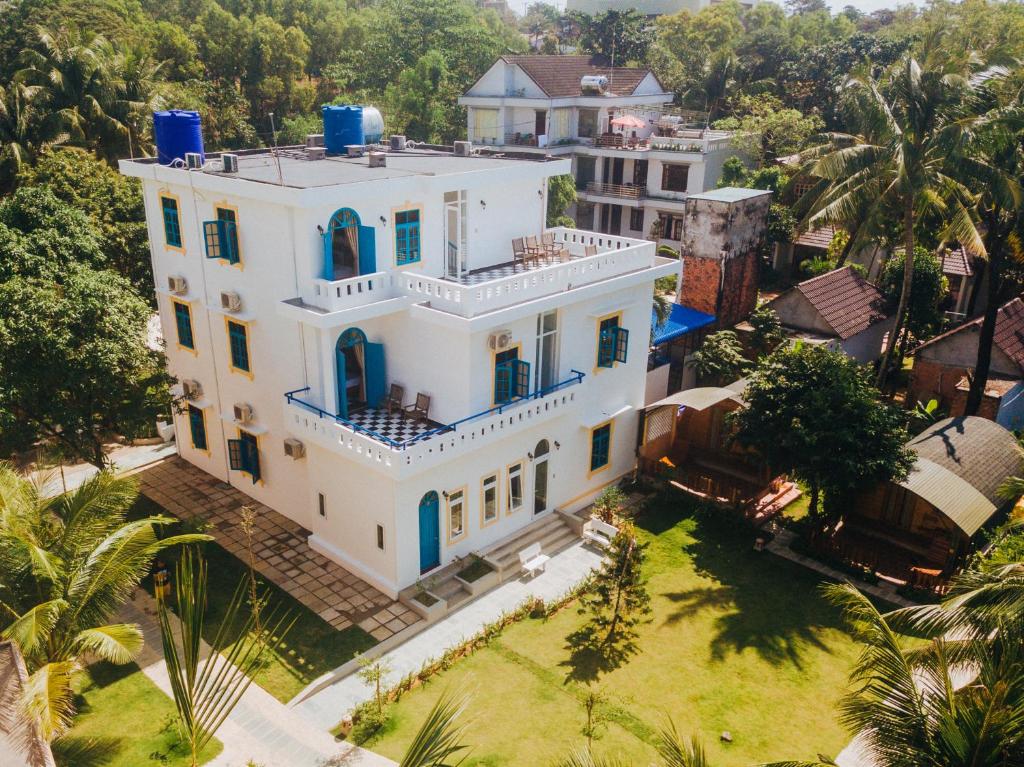 Vida Loca Sunset Beach Resort - 10