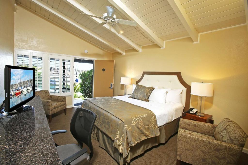 Best Western PLUS Island Palms Hotel & Marina photo