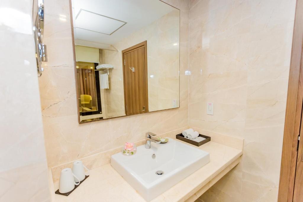 Koupelna v ubytování Muong Thanh Grand Quang Nam