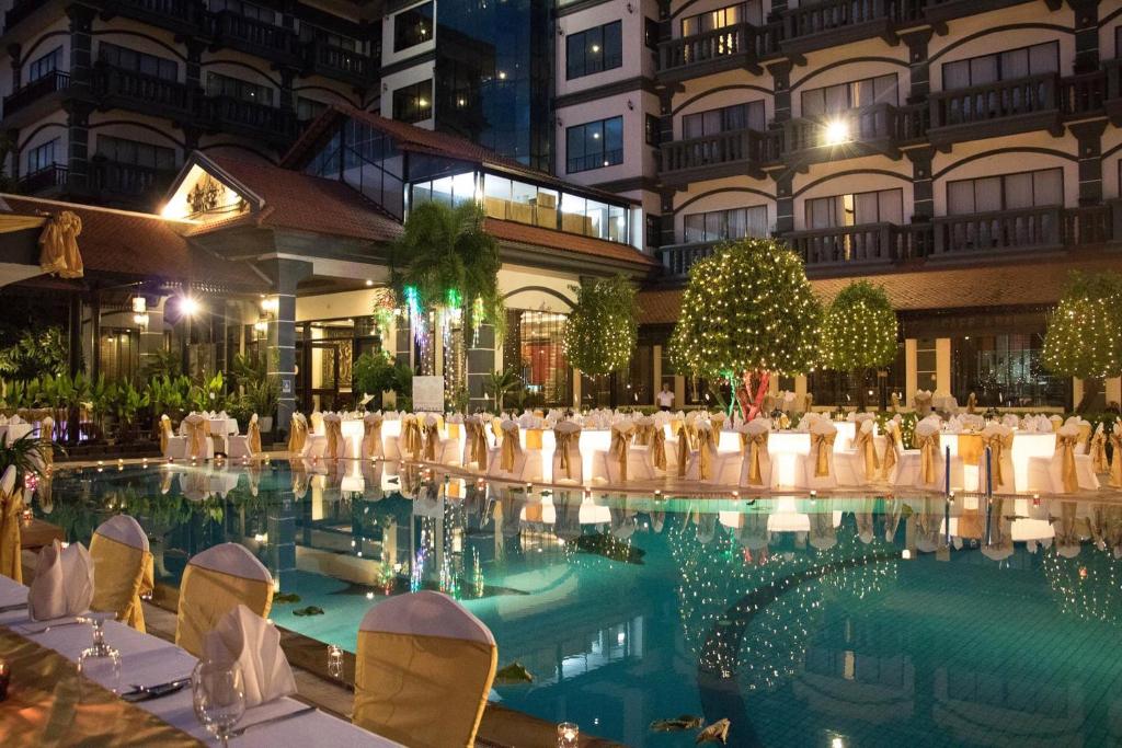 Bazén v ubytování Lucky Angkor Hotel & Spa nebo v jeho okolí