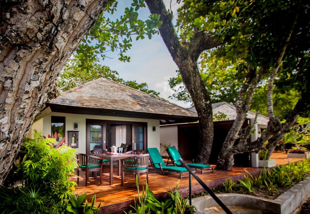 Zahrada ubytování Warwick Le Lagon Resort & Spa, Vanuatu