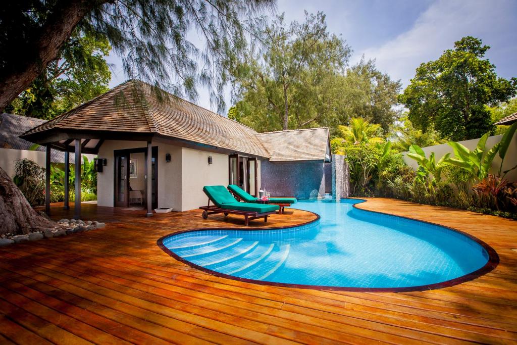Bazén v ubytování Warwick Le Lagon Resort & Spa, Vanuatu nebo v jeho okolí