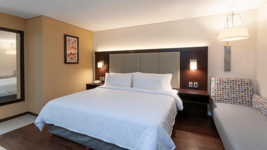 Holiday Inn Express - Mexico Basilica by IHG - Quarto King Standard