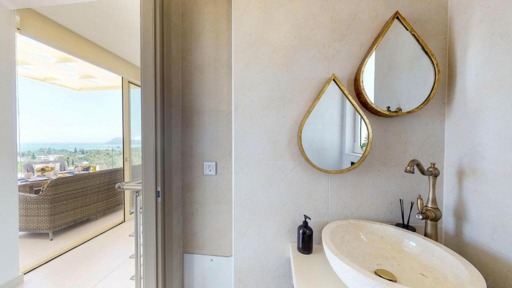 Kúpeľňa v ubytovaní Liberty & Freedom Luxury Villas