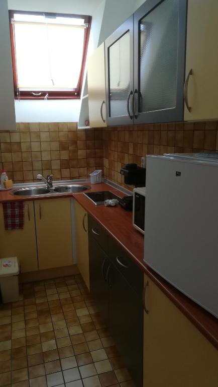 Köök või kööginurk majutusasutuses MA-JA apartman