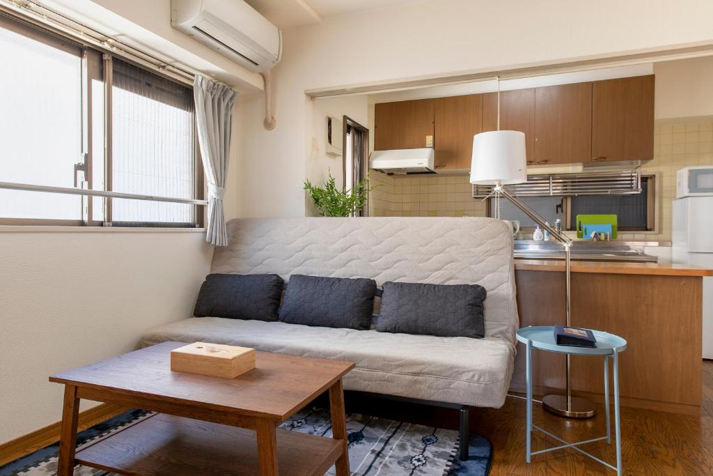 Kuchyň nebo kuchyňský kout v ubytování Uhome Akihabara Apartment 3