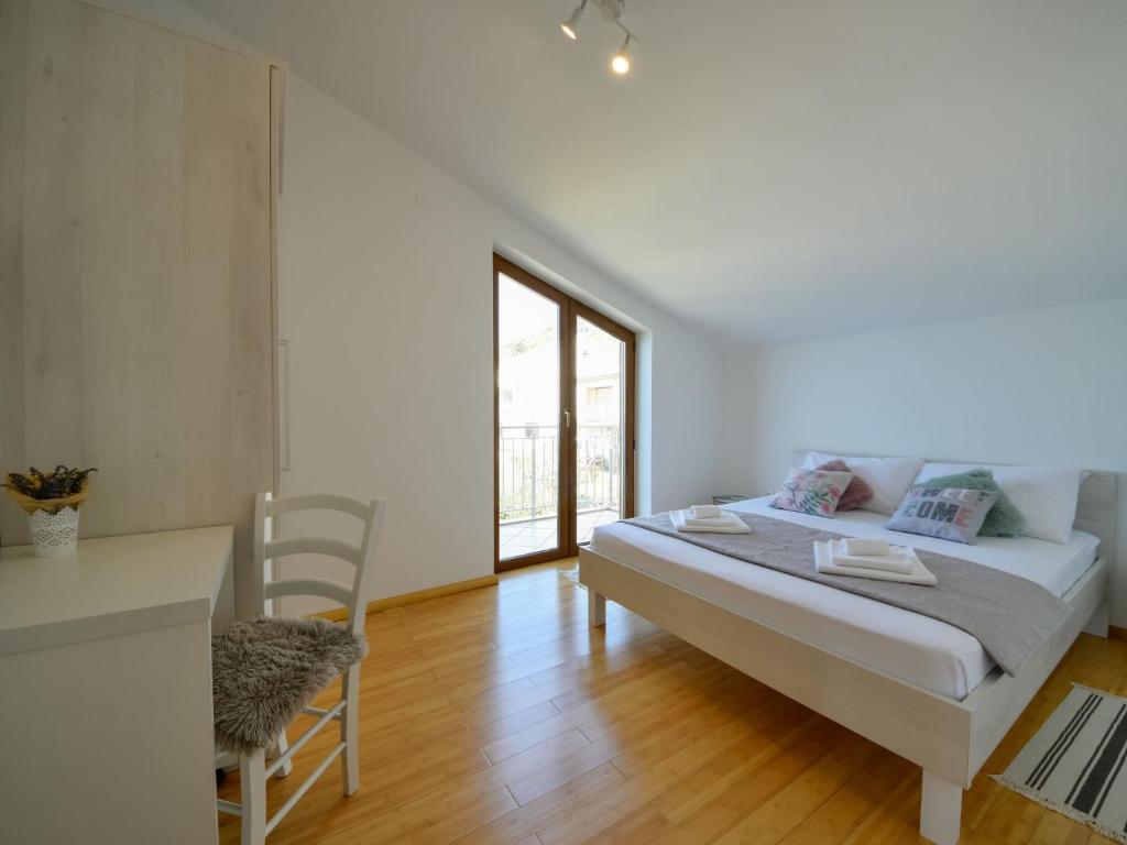 Posteľ alebo postele v izbe v ubytovaní Apartment Val 2-1 by Interhome