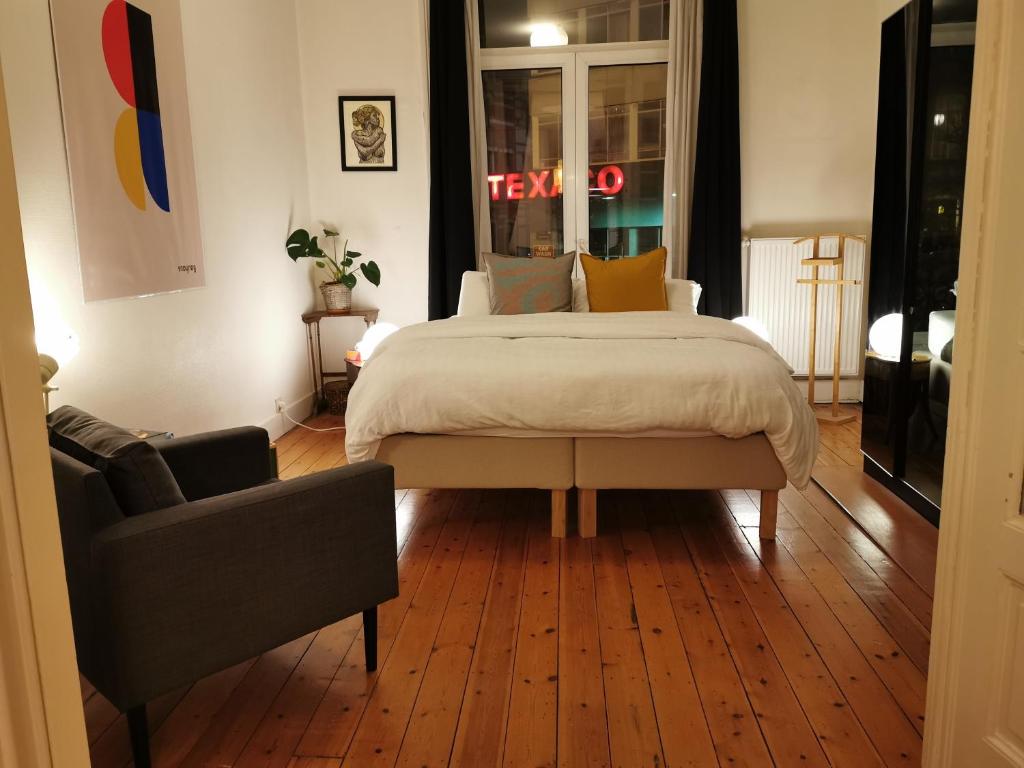 Stylish, Central, Calm and Comfy (max 6 people)