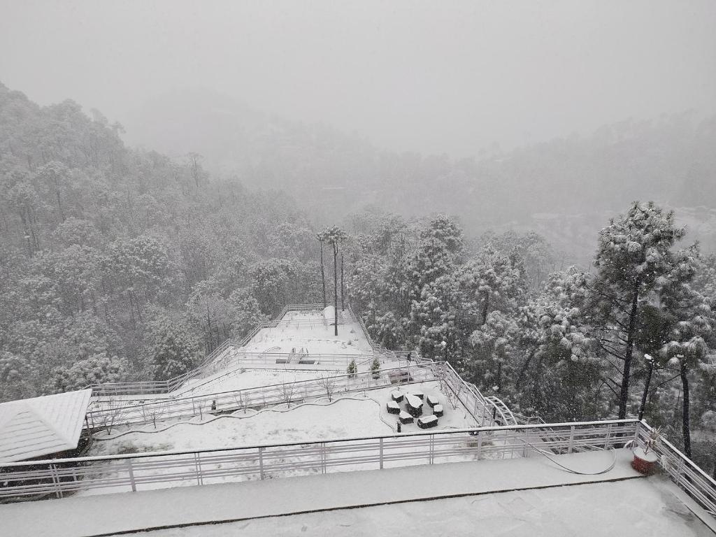 Kanishka Retreat Resort Chail v zimě