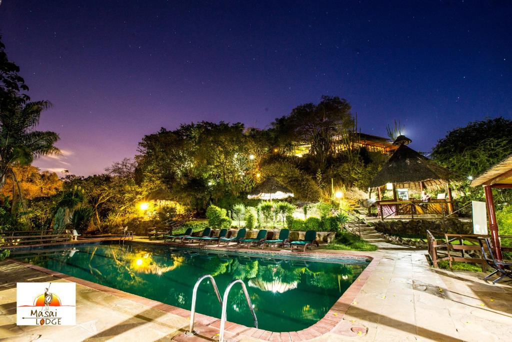 Piscina a Masai Lodge o a prop
