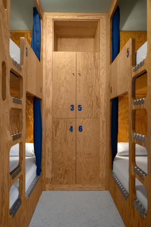 Eklo Hotels Clermont-Ferrand Centre Gare - Bed In 6-Bed Male Dormitory Room