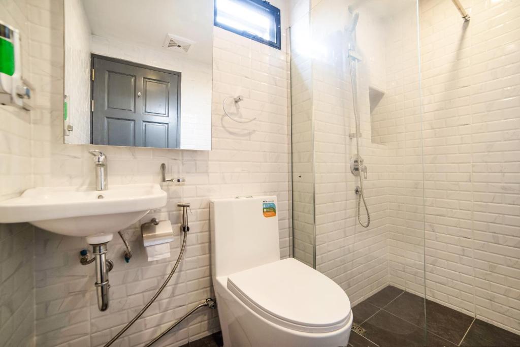 Koupelna v ubytování RoomQuest Sukhumvit36 BTS Thonglor