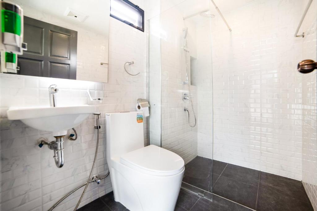 Koupelna v ubytování RoomQuest Sukhumvit36 BTS Thonglor