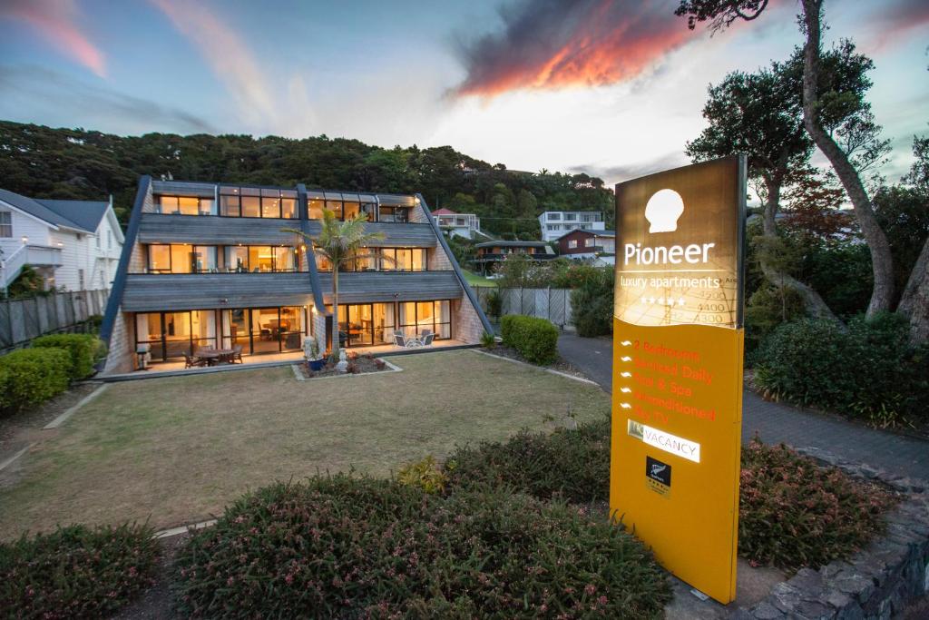 Pioneer Waterfront Apartments - Resim 14