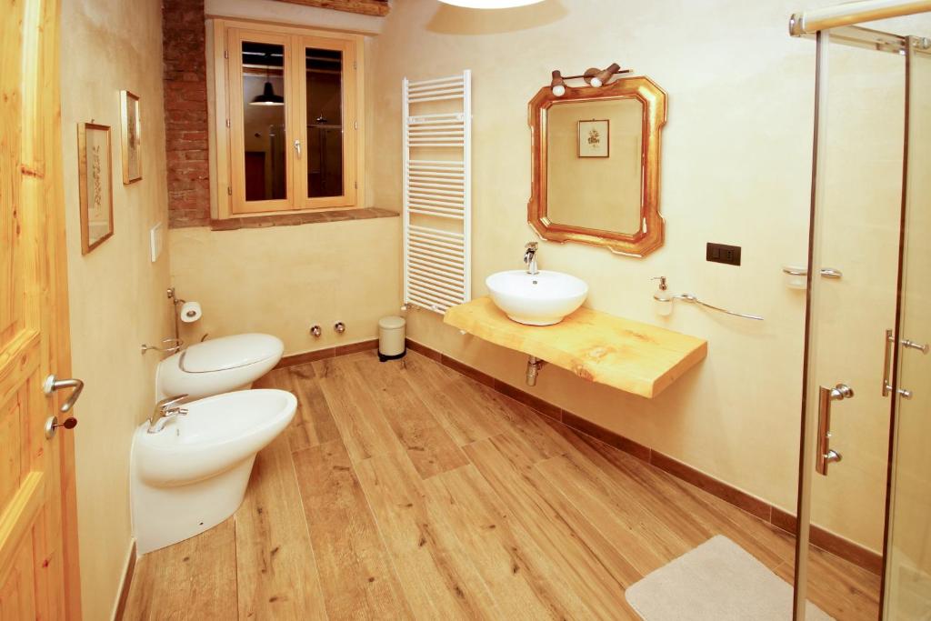Koupelna v ubytování Cascina Bucolica B&B
