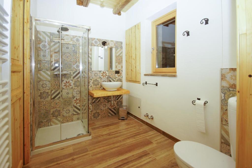 Koupelna v ubytování Cascina Bucolica B&B