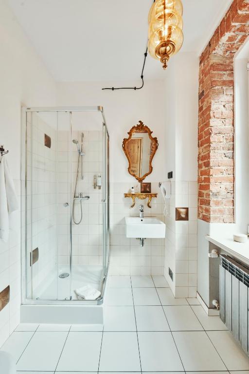 Kúpeľňa v ubytovaní ARTHOTEL STALOWA 52