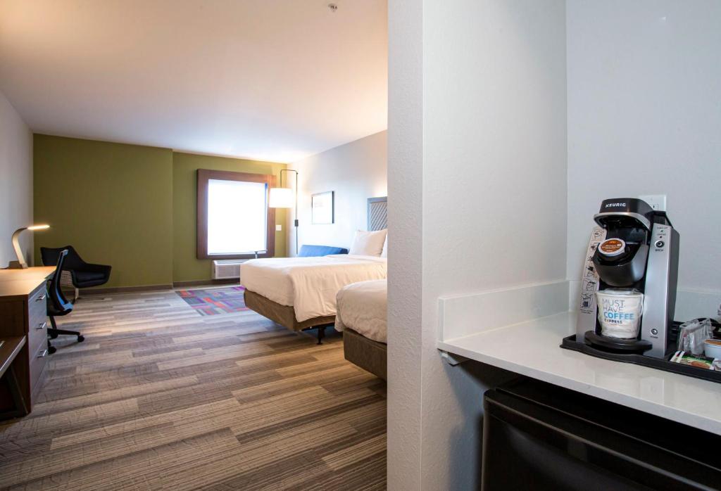 Holiday Inn Express & Suites - Columbus - Worthington, an IHG Hotel - 