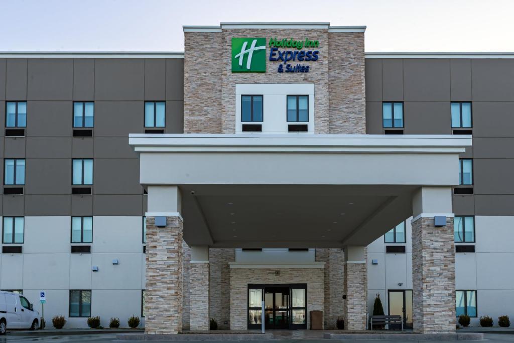 Holiday Inn Express & Suites - Columbus - Worthington by IHG photo