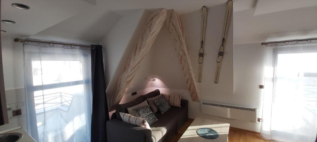 Χώρος καθιστικού στο RooftopTerrace 360° - Dvori C13 KOPAONIK