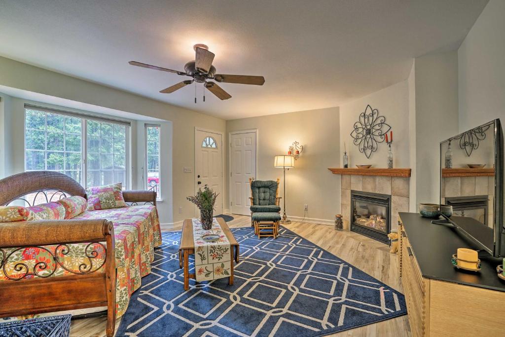 Pollock Pines Apartment with Private Deck on 5 Acres, Pollock Pines