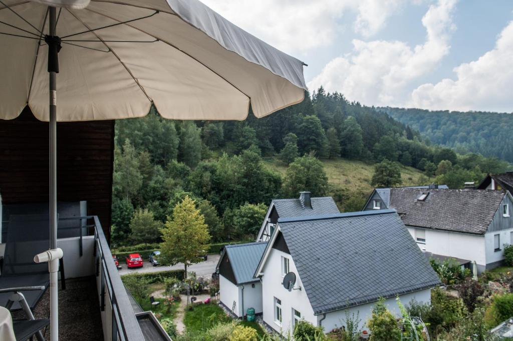 Nespecifikovaný výhled na hory nebo výhled na hory při pohledu z hotelu