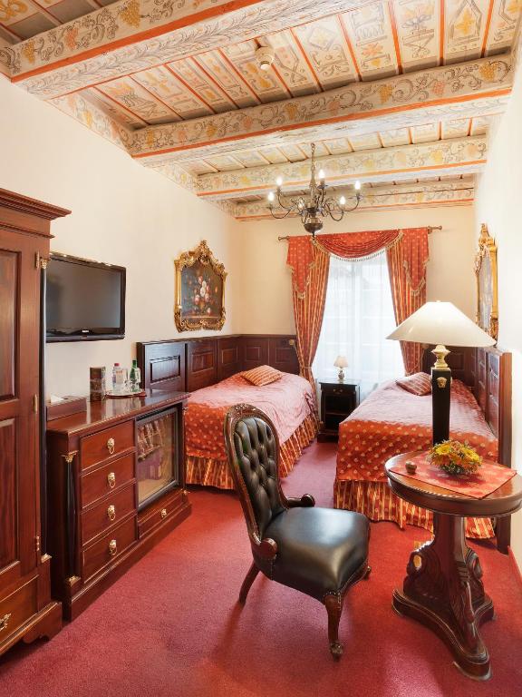 Hotel U Zlatého Stromu Prague by BHG - Resim 25