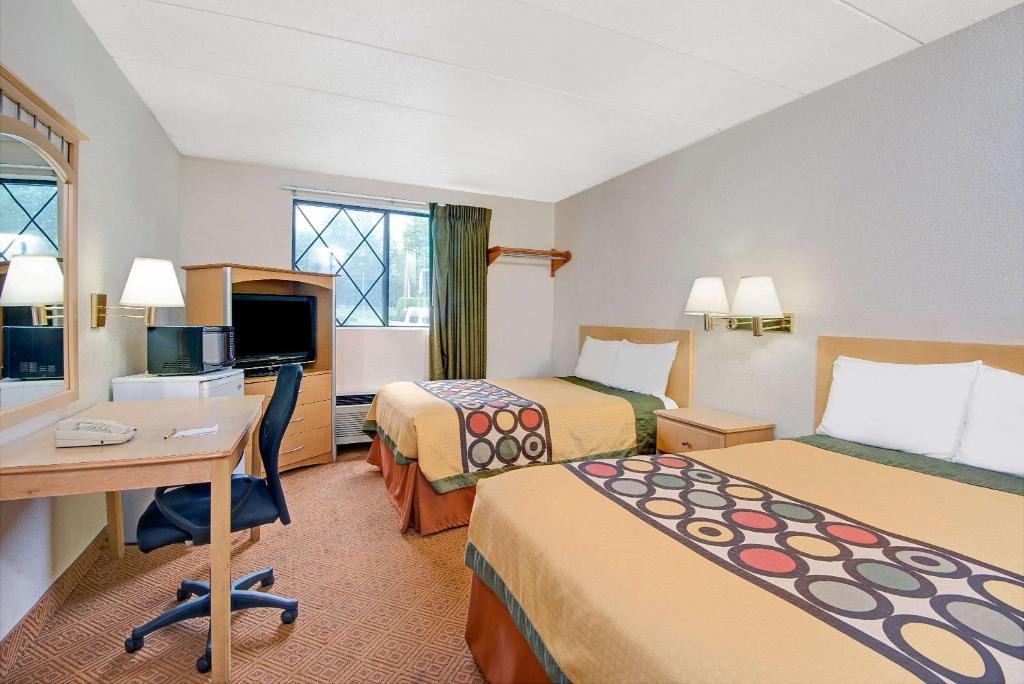 Super 8 by Wyndham Stamford/New York City Area, Stamford (updated 