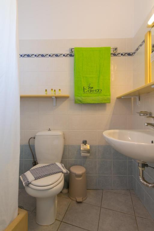 Koupelna v ubytování Edem Hotel
