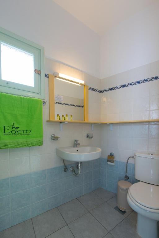 Koupelna v ubytování Edem Hotel