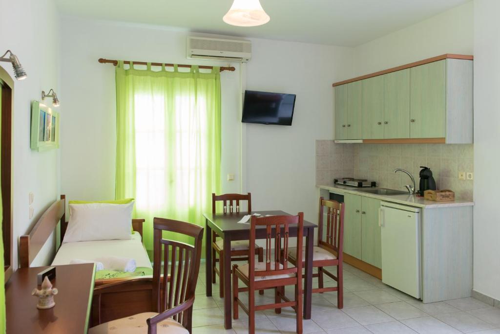 Kuchyň nebo kuchyňský kout v ubytování Edem Hotel