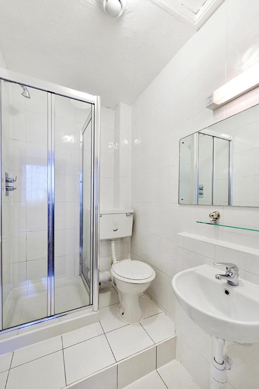 Oliver Hotel - Single Room