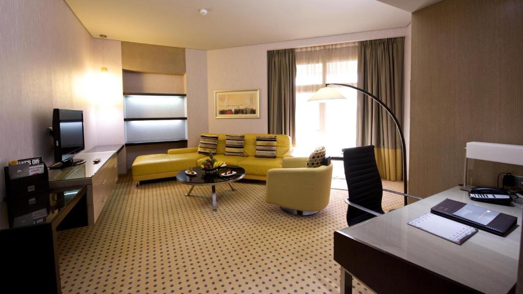 TIME Grand Plaza Hotel, Dubai Airport - Deluxe King Suite