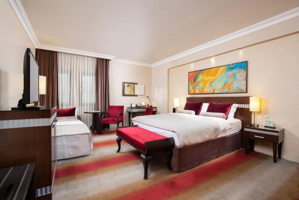 Almira Hotel Thermal Spa & Convention Center - Überlegener Dreifachzimmer