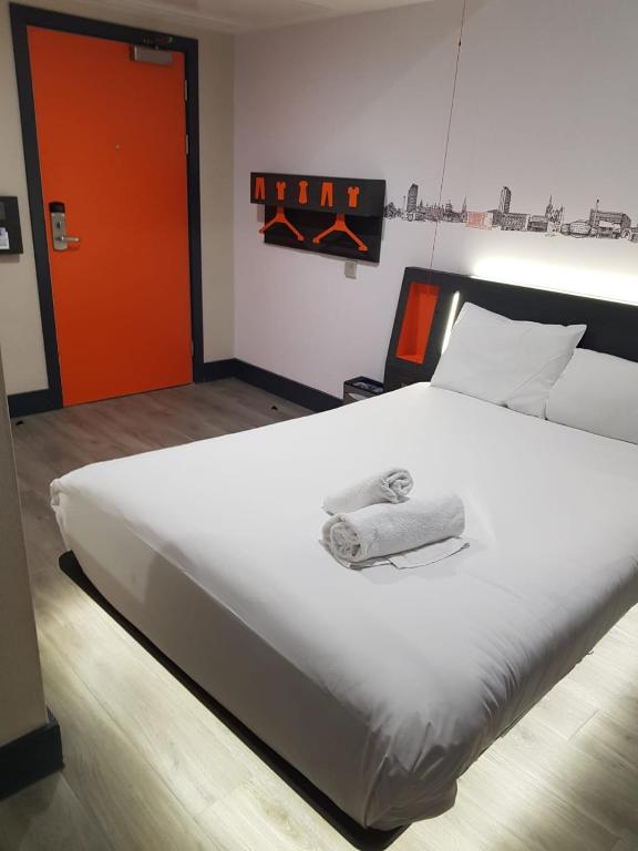 easyHotel Sheffield - Resim 16