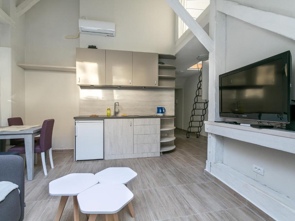 Apartment City Center - Apartamento De Una Habitación