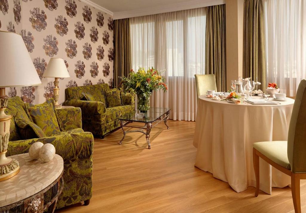 Divani Caravel - Lycabettus View Suite