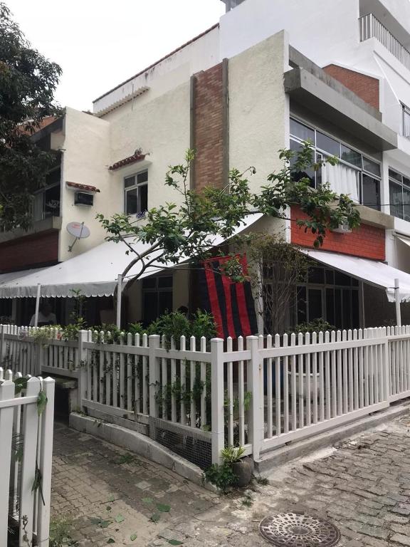 Quarto Perfeito- Condomínio em frente a Praia da Barra da Tijuca