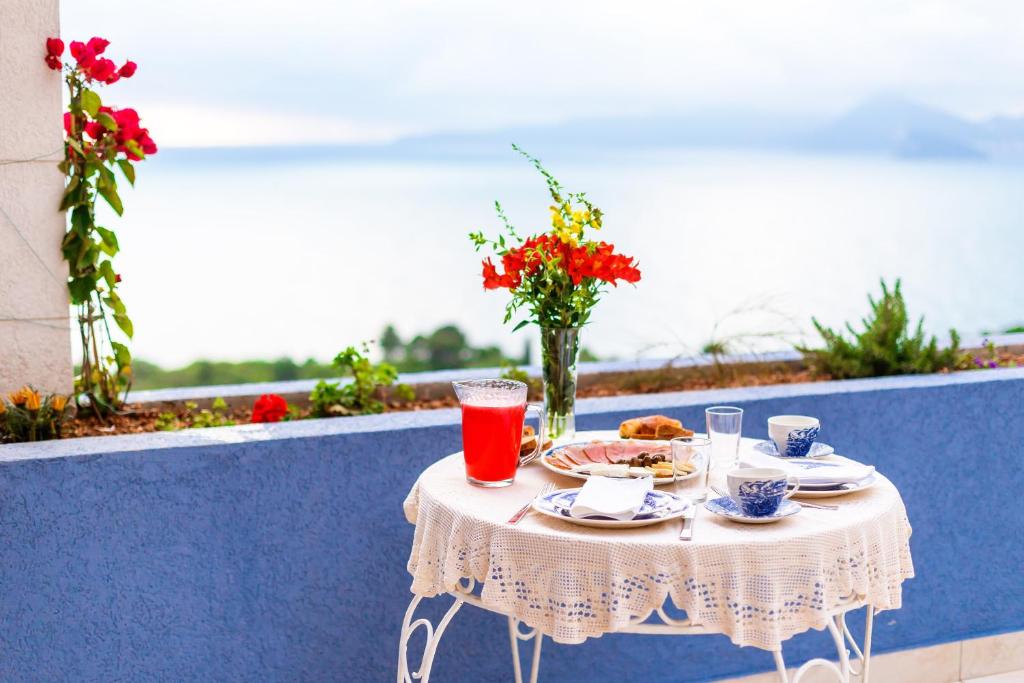 Blue Mediterranean Apartments - 7