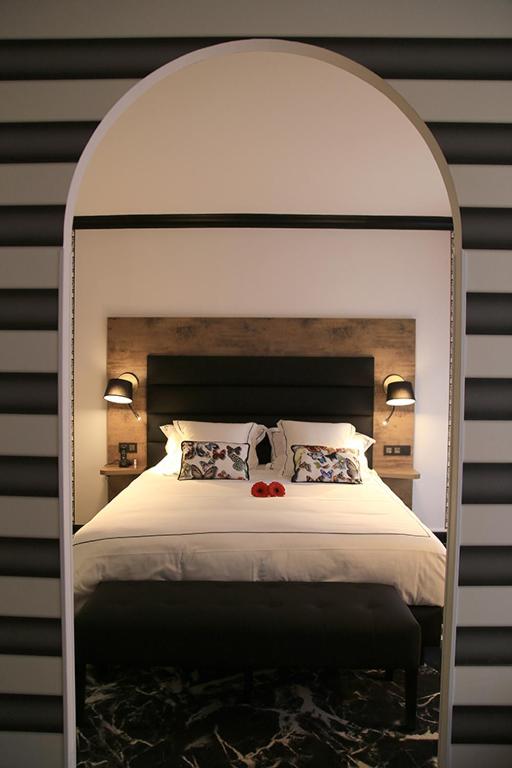 Postel nebo postele na pokoji v ubytování Hôtel du Barry Resort & Spa