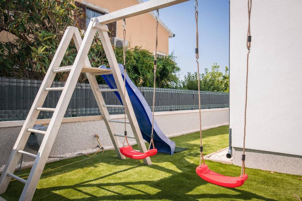 Herní místnost nebo prostor pro děti v ubytování Villa Elodie