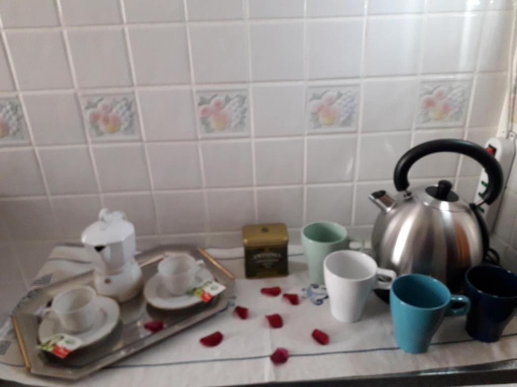 Príslušenstvo na prípravu kávy alebo čaju v ubytovaní Sweet Carola