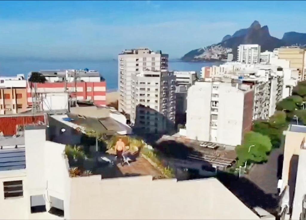  Ipanema's Beautiful Penthouse
