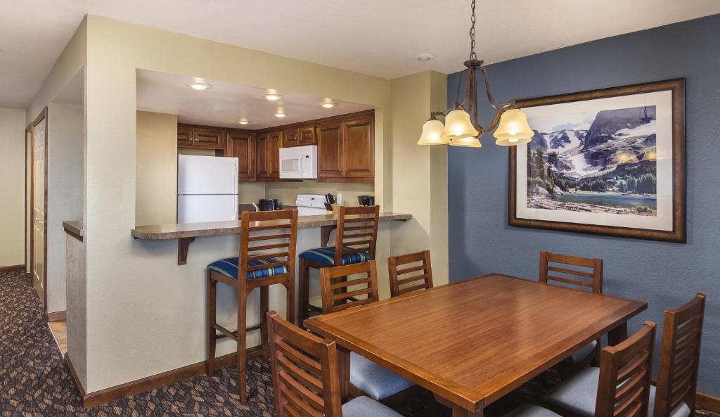 Kuchyň nebo kuchyňský kout v ubytování WorldMark Lake Tahoe