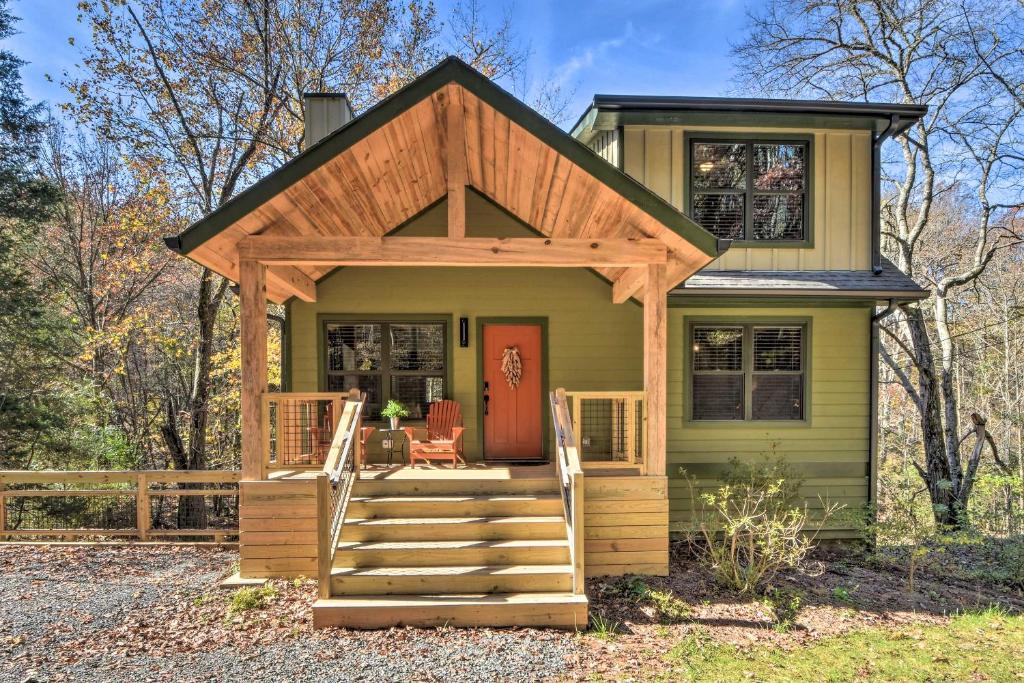 Creekside Craftsman Retreat in North GA Mountains!, Mineral Bluff