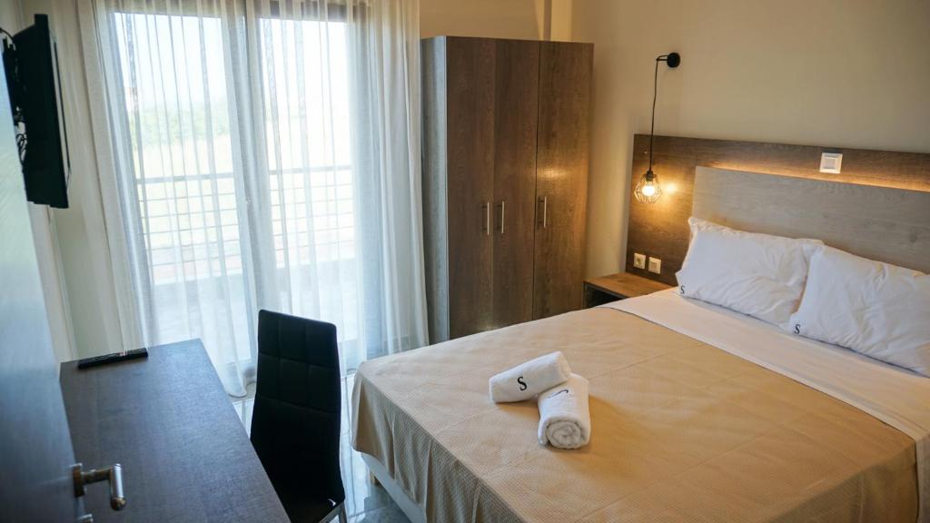 Sinodinos Deluxe Apartments - 10