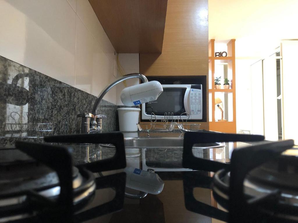  LOFT em COPACABANA com VISTA para o CRISTO REDENTOR 50m METRO e 500 m PRAIA - CAMA QUEEN e Portaria 24h