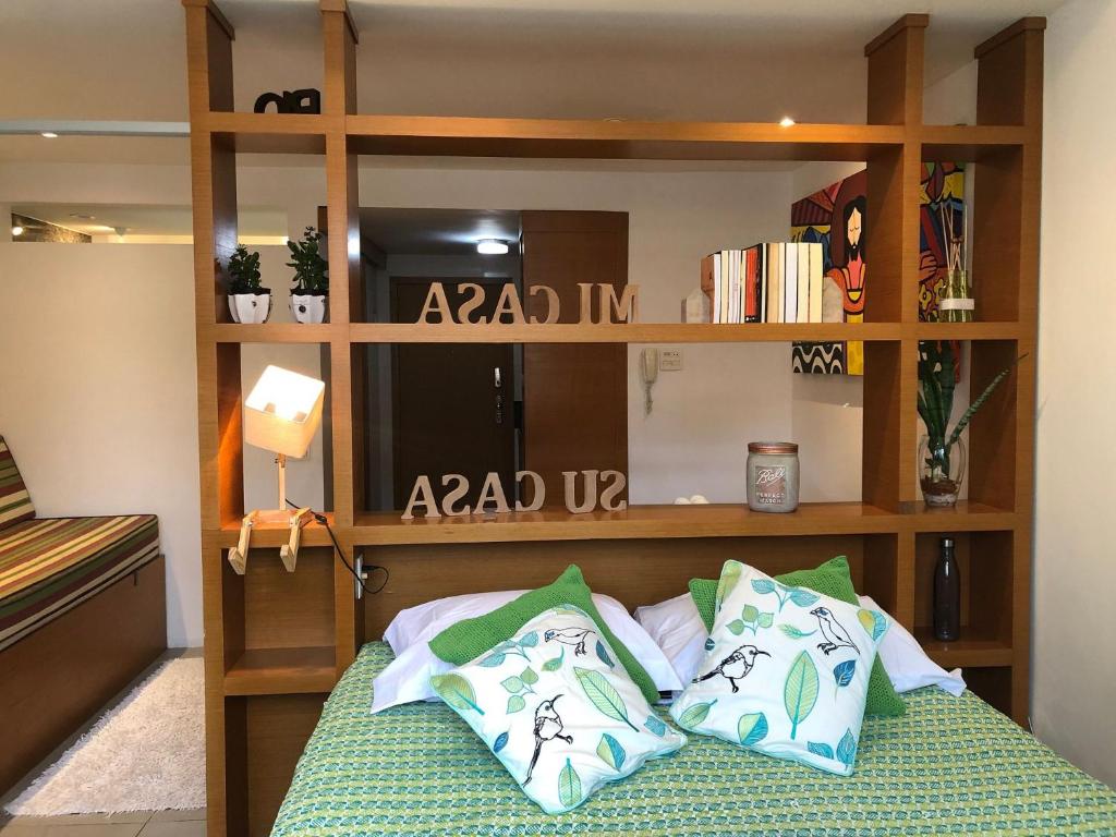  LOFT em COPACABANA com VISTA para o CRISTO REDENTOR 50m METRO e 500 m PRAIA - CAMA QUEEN e Portaria 24h