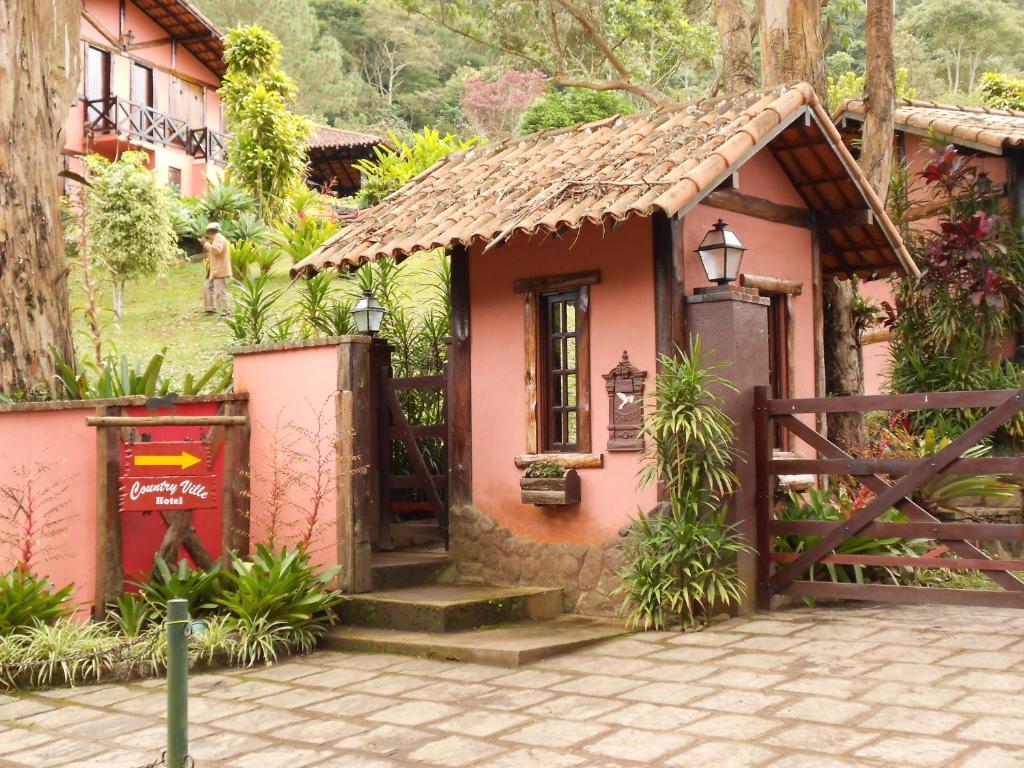  Country Ville Hotel