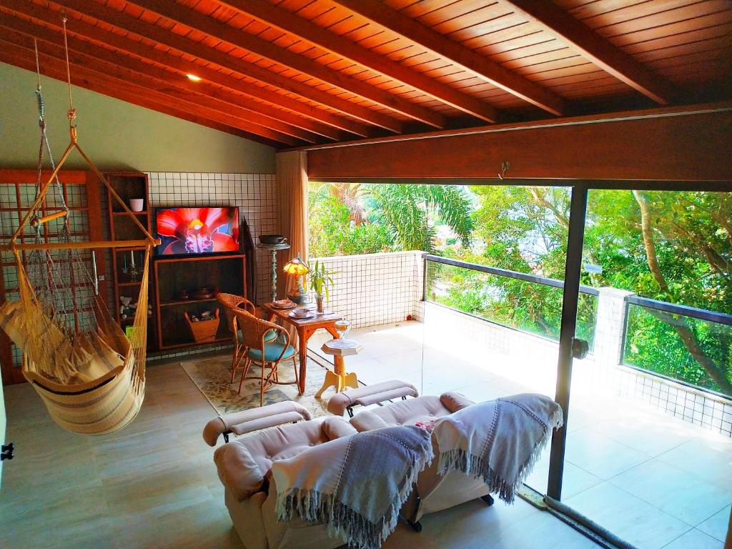 Casa na montanha com vista para o mar